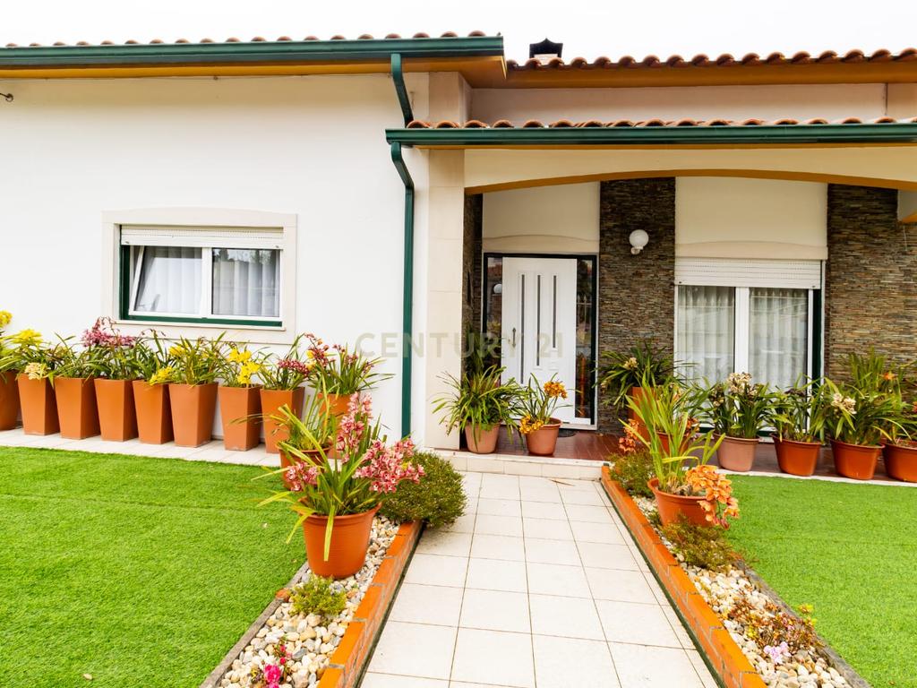 Moradia Isolada com terreno em Marinha Grande - Image 5